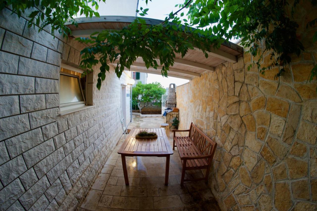 Bed And Breakfast Blue In Blue Komiza Exterior photo